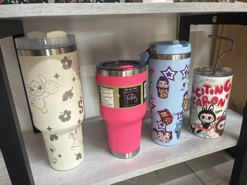 Termo yeti rosa , labubu , k pop , stich cafe