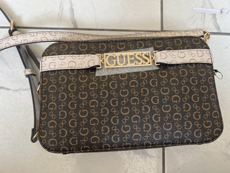 Bolsa cuadrada guess café con beige
