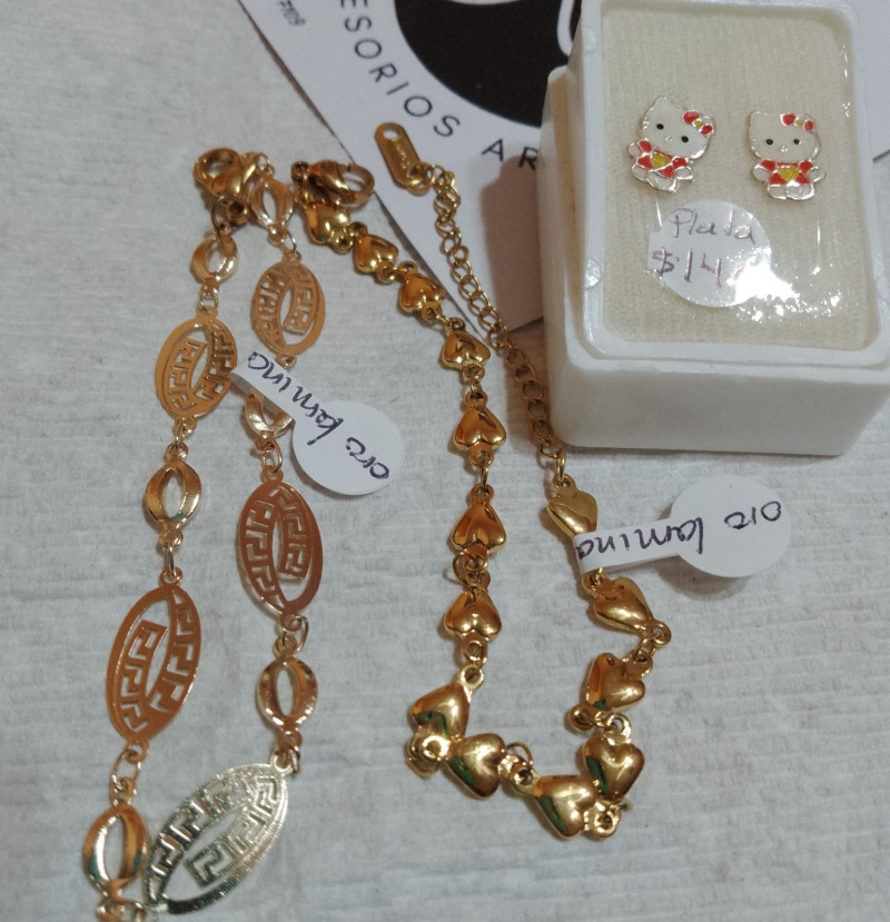 Pulseras oro laminado ,Kity plata