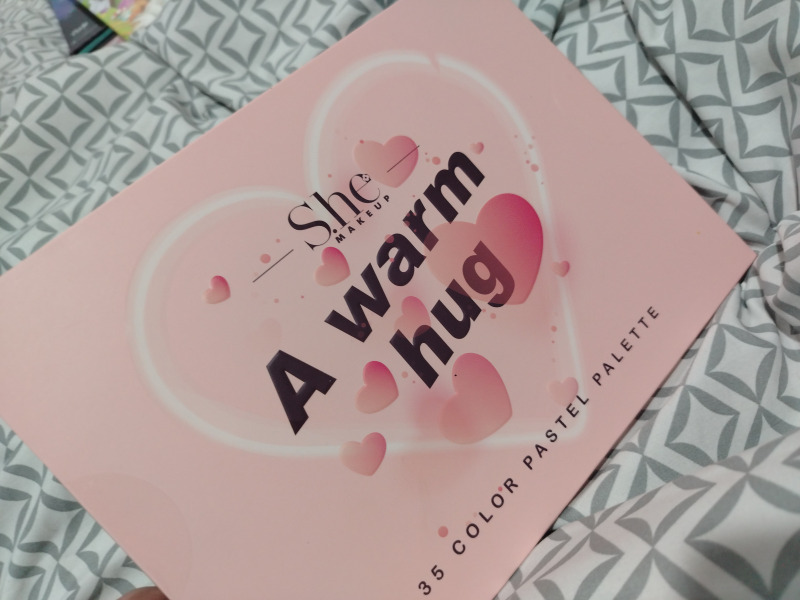 Paleta de sombras SHE A WARM HUG