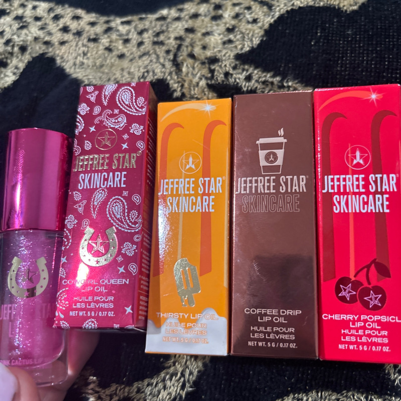 Lip oil Jeffrey star