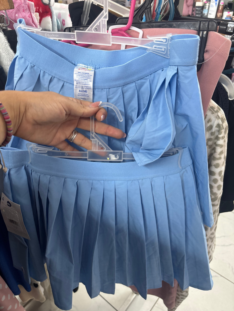 Falda azul champion